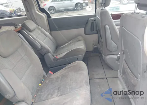 2010 Chrysler Town & Country Touring z USA, uszkodzony, nr VIN 2A4RR5D11AR450836